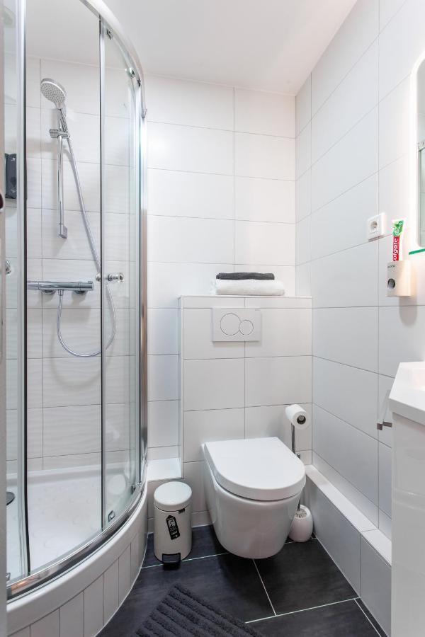 D&E - Paris-Disney - Holidays Apartment - Appartement De Vacances - 5 Chambres- 5 Sdb - 5 Bedrooms - 5 Bathrooms - Netflix Champs-Sur-Marne Exterior photo